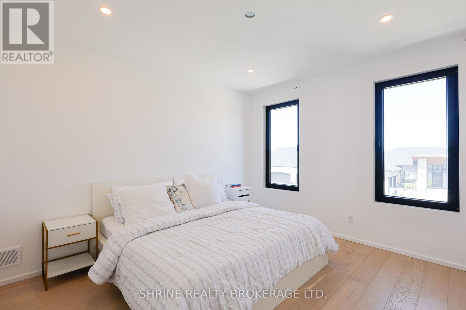 228 Edgewater Boulevard Property Photo 39