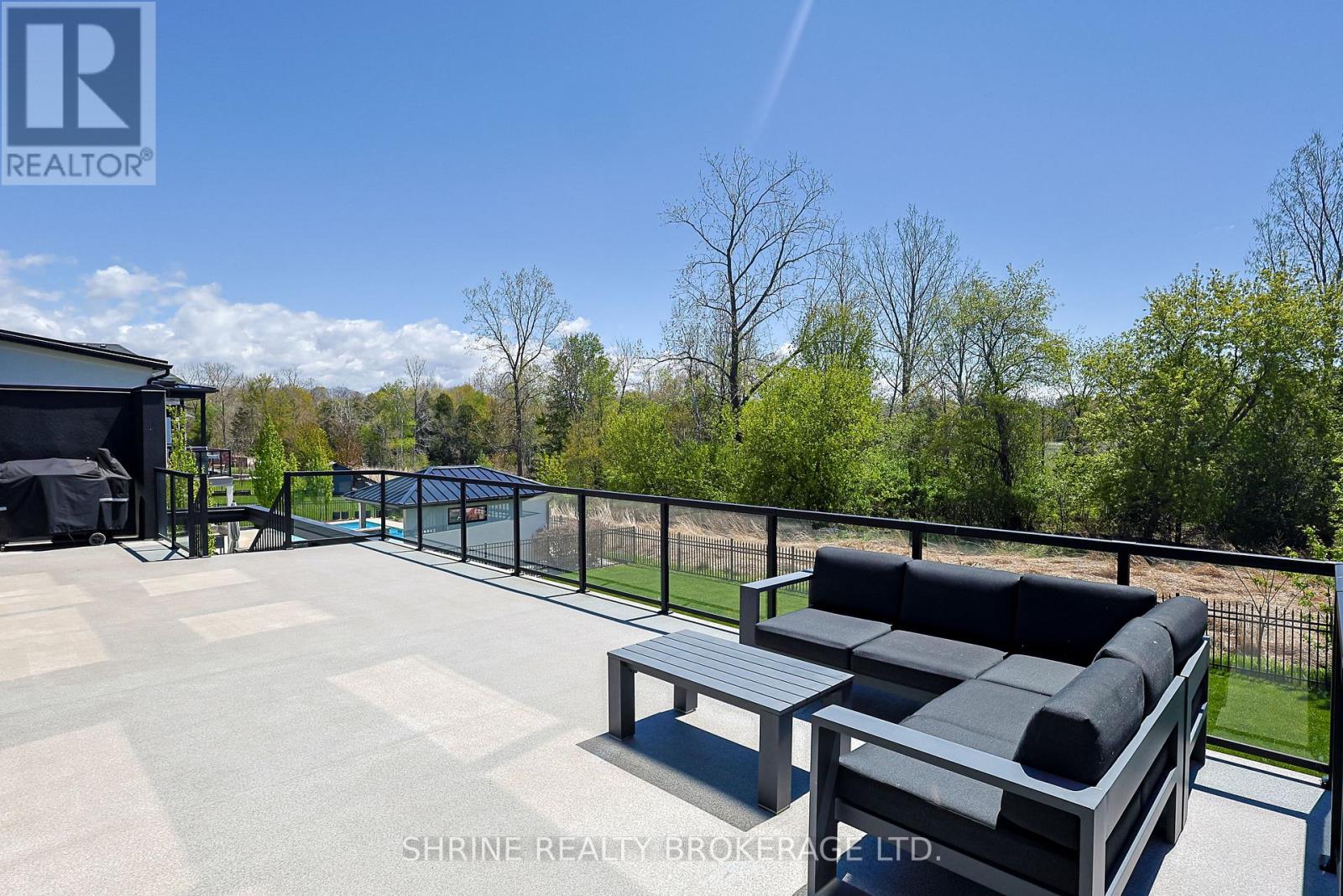 228 Edgewater Boulevard Property Photo 42