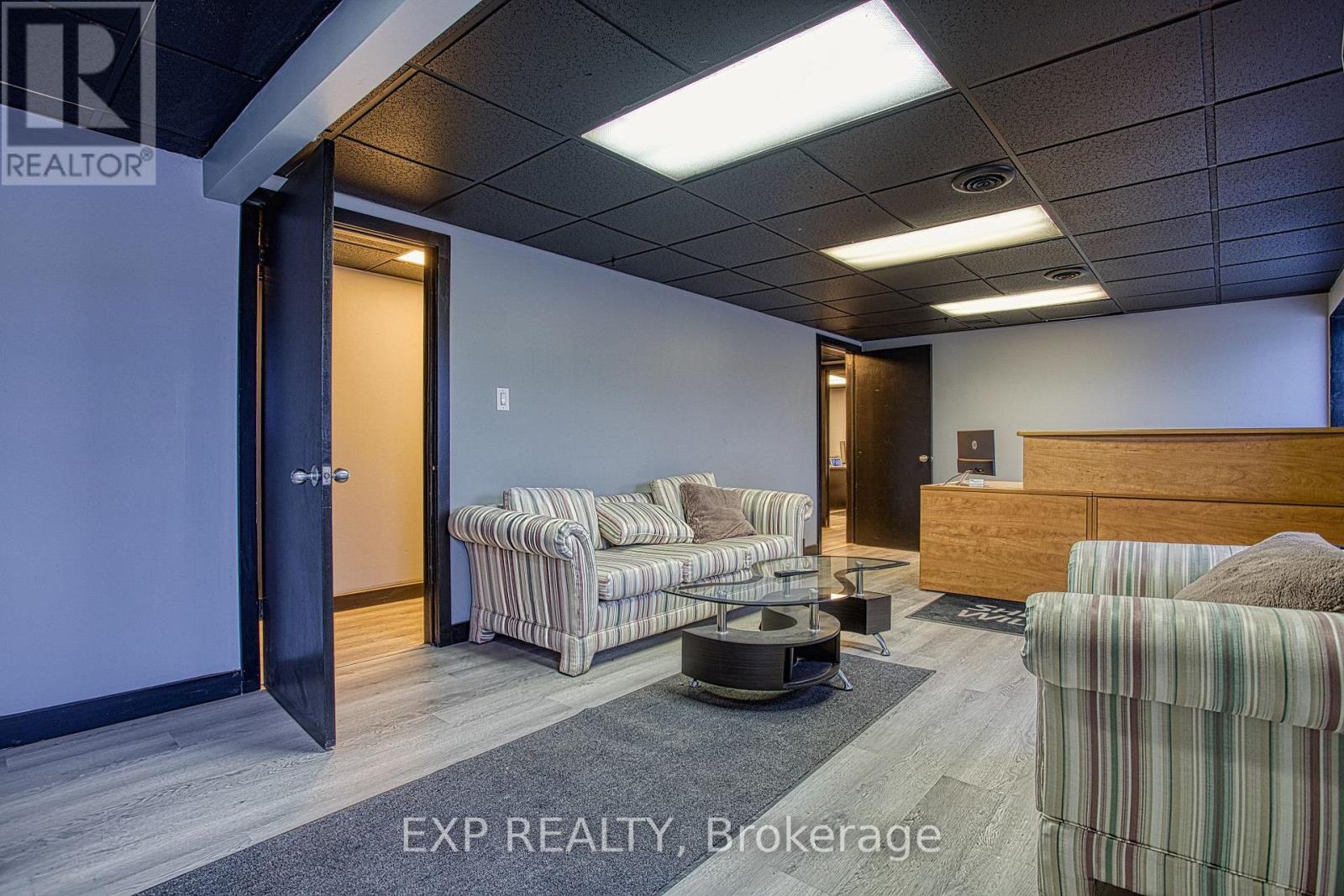 112 Ormond Street S Property Photo 4