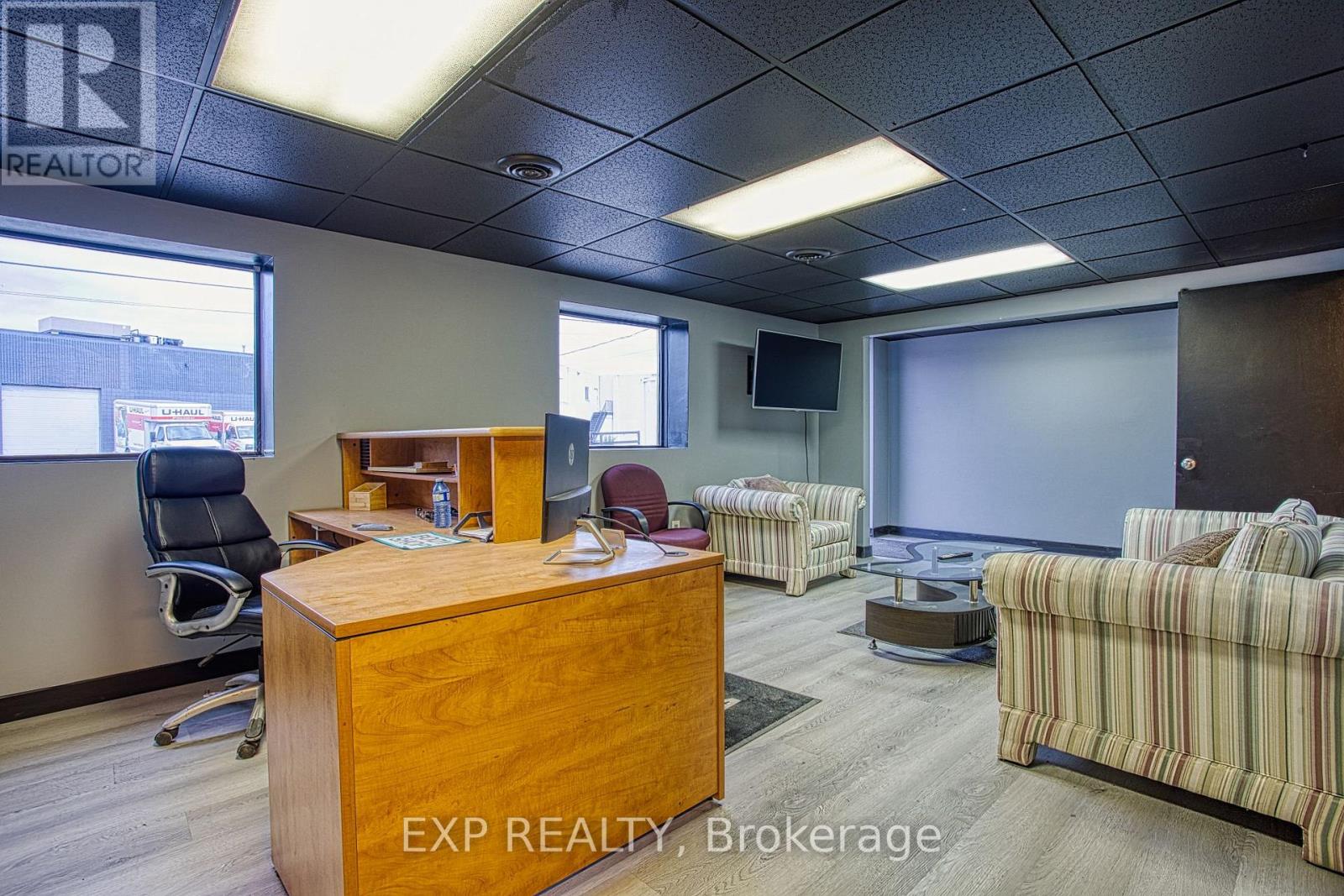112 Ormond Street S Property Photo 7