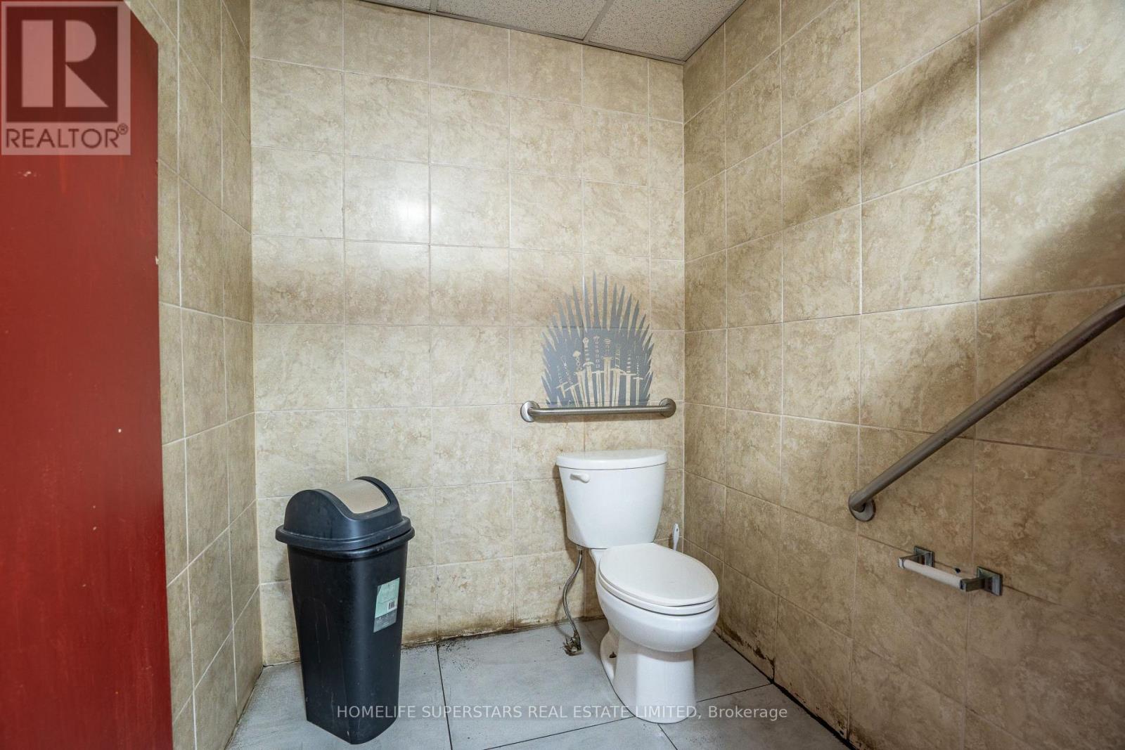 5991 Lundys Lane E Property Photo 31