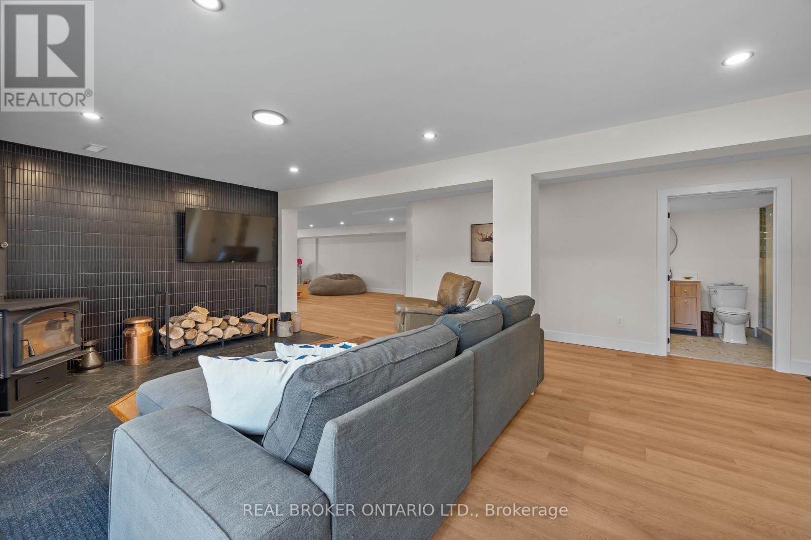 119 Ernest Way Property Photo 33