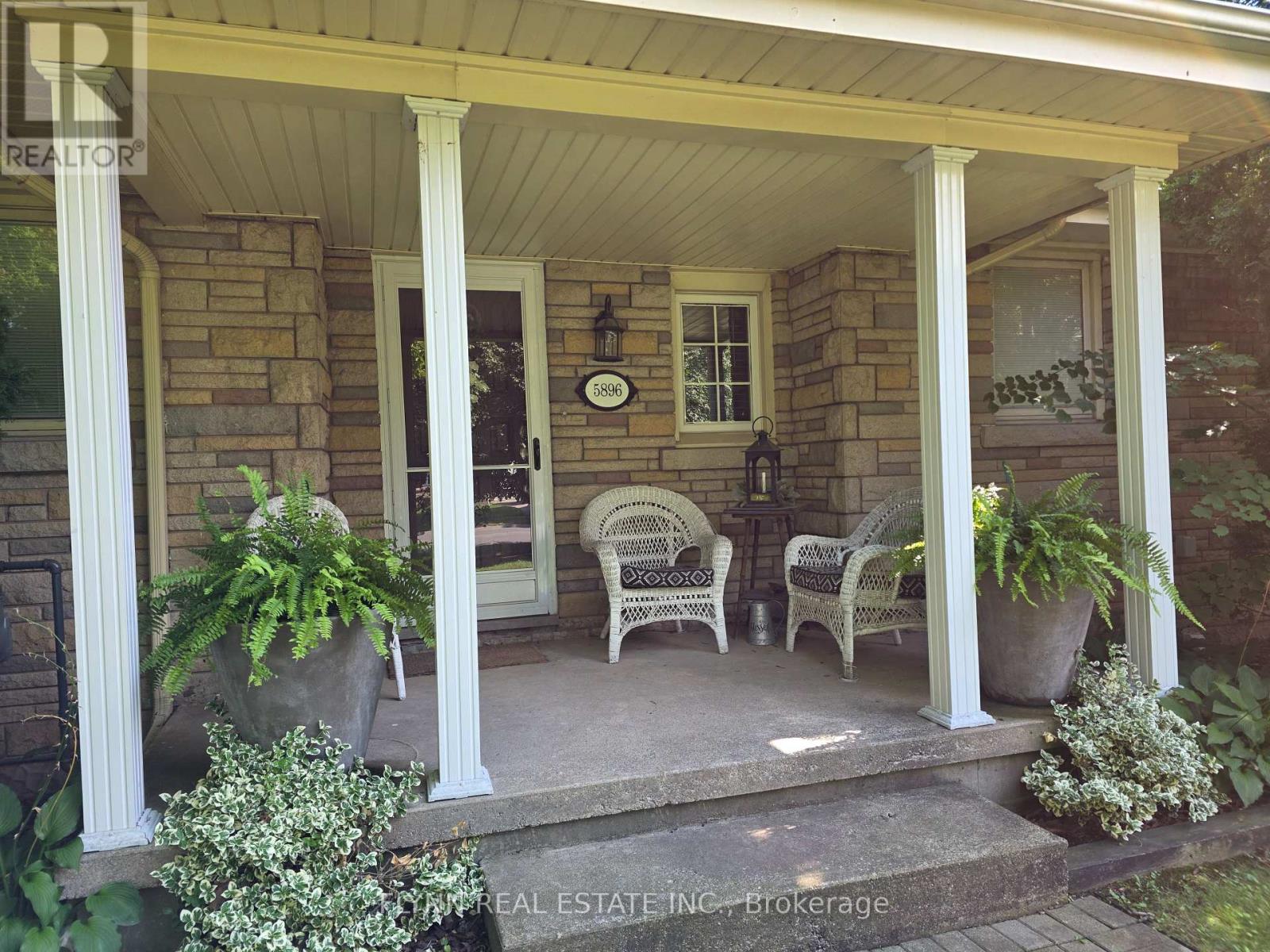 5896 Valley Way Property Photo 2