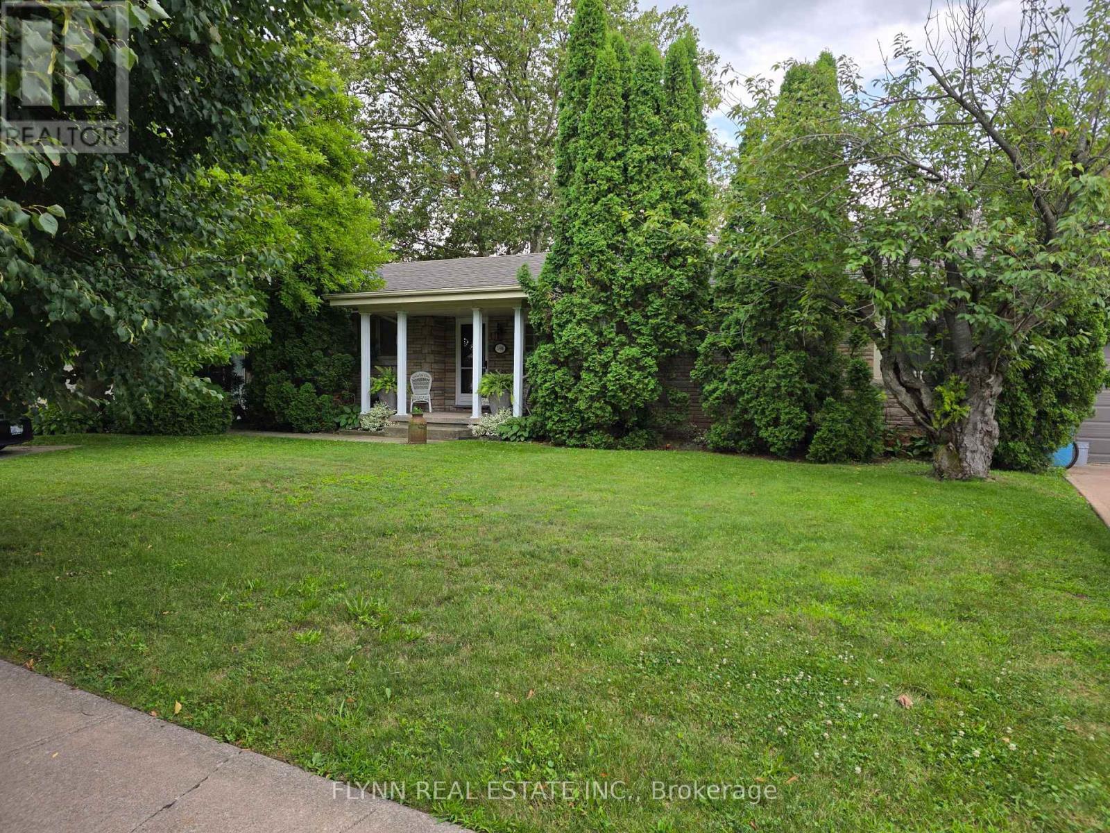 5896 Valley Way Property Photo 4