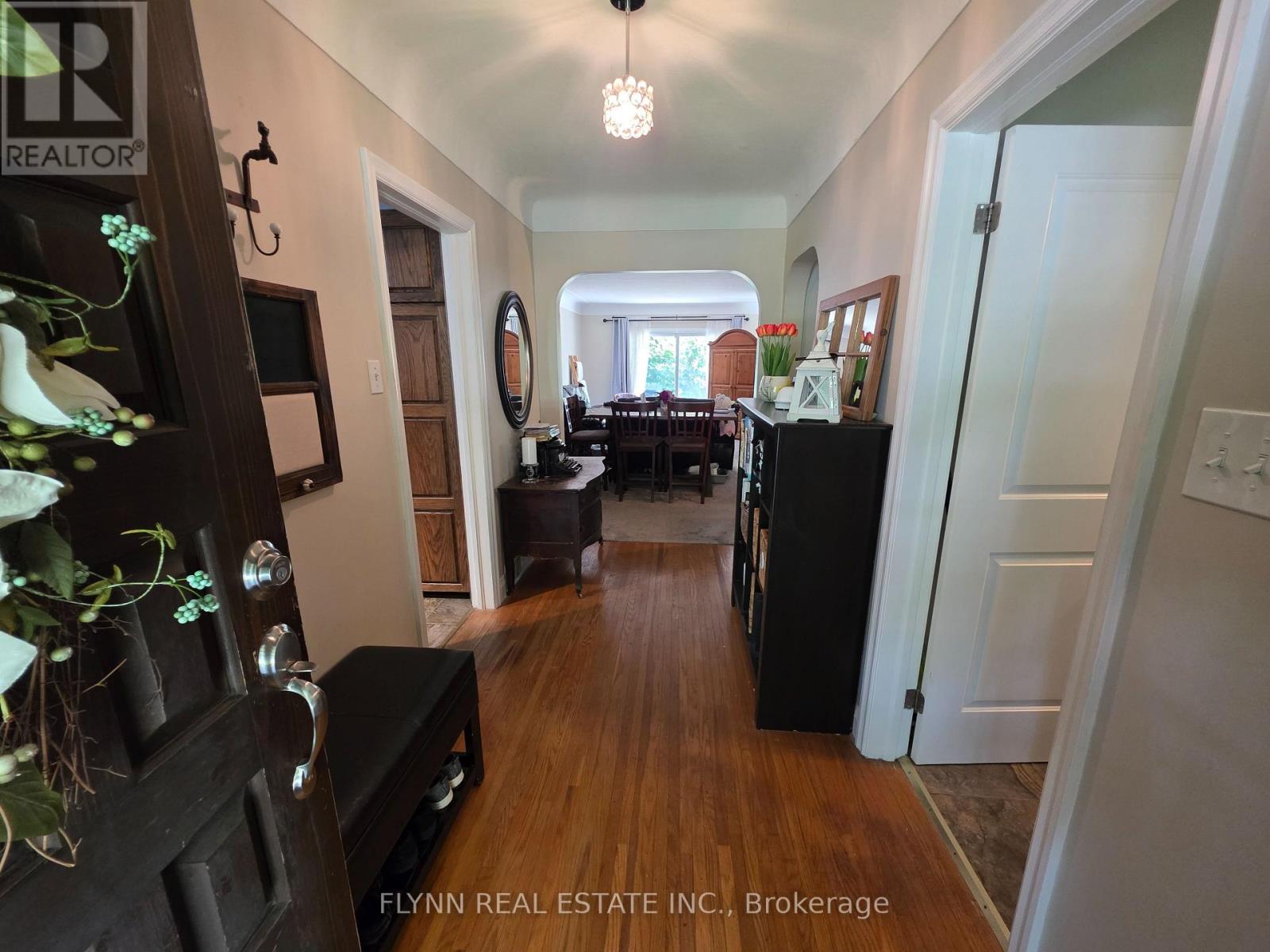 5896 Valley Way Property Photo 5