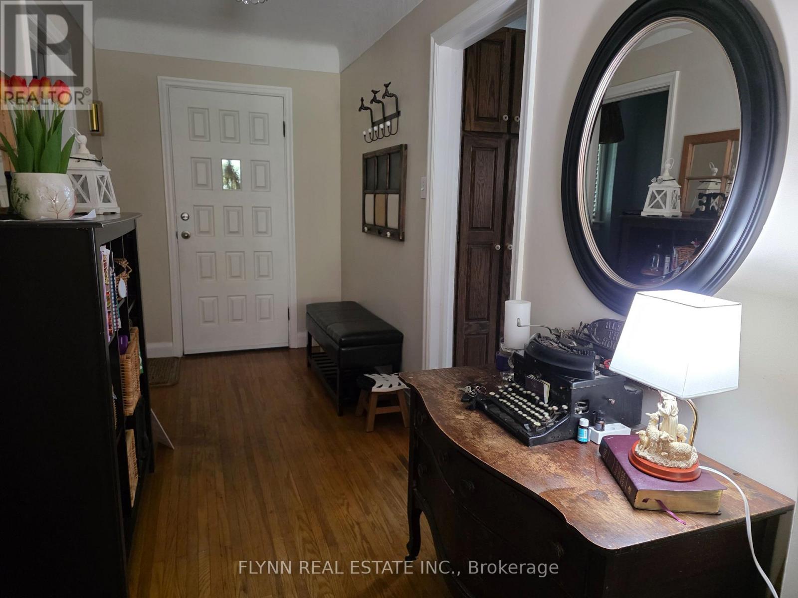 5896 Valley Way Property Photo 6