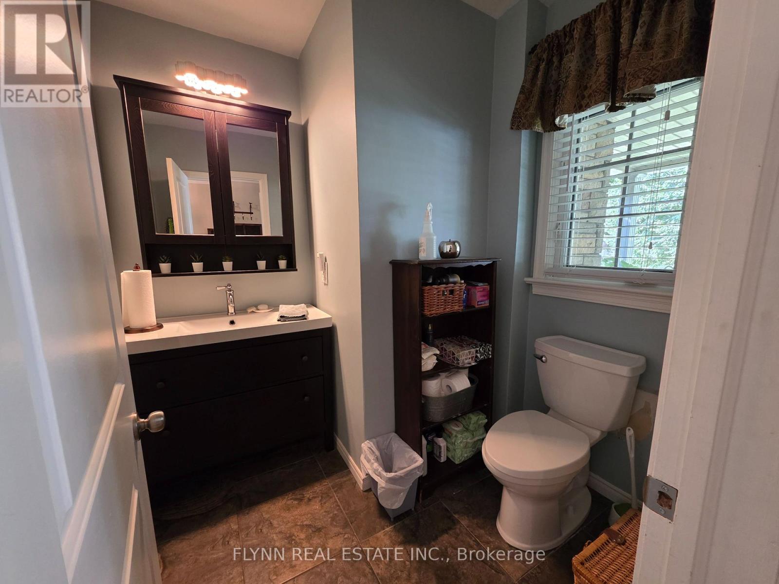 5896 Valley Way Property Photo 7