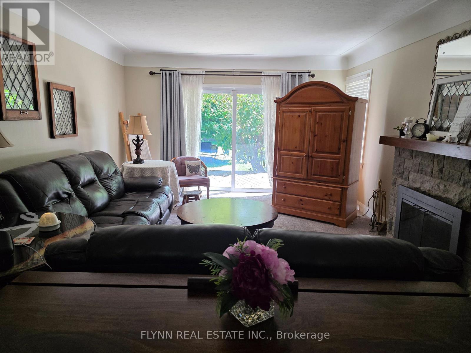 5896 Valley Way Property Photo 8