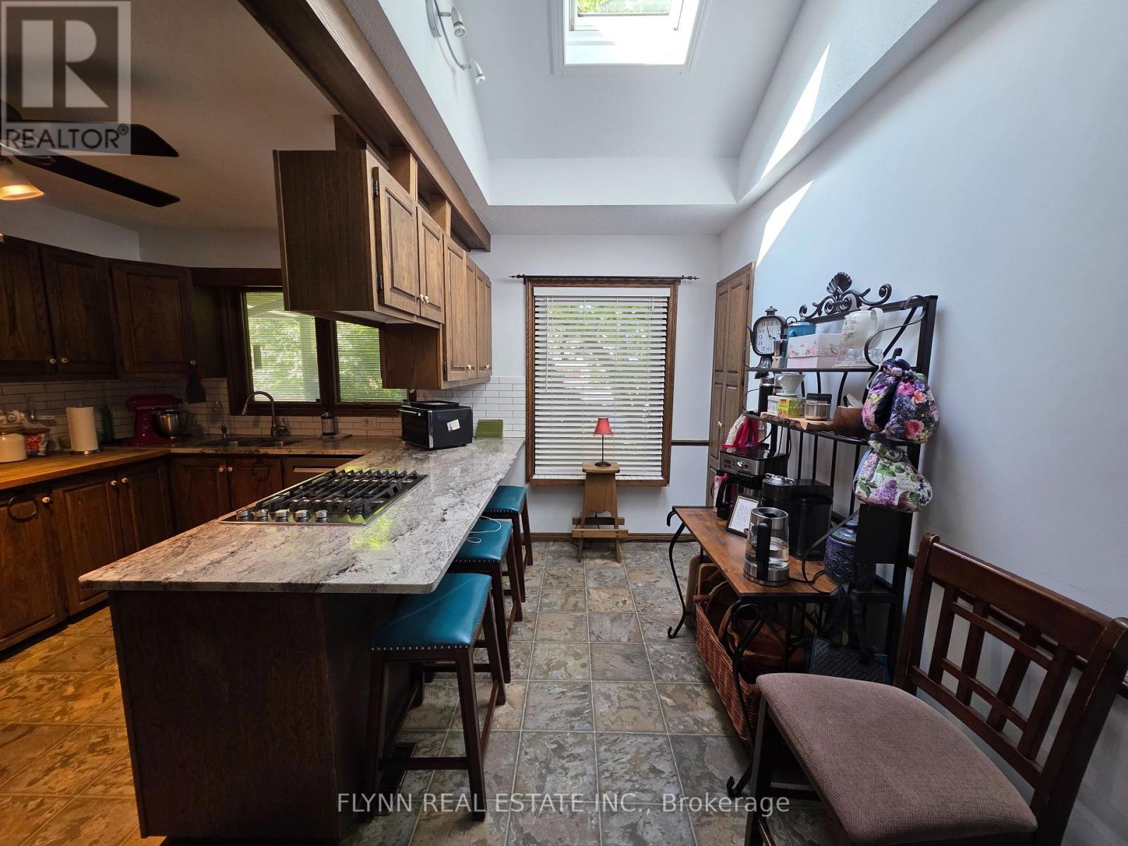 5896 Valley Way Property Photo 13