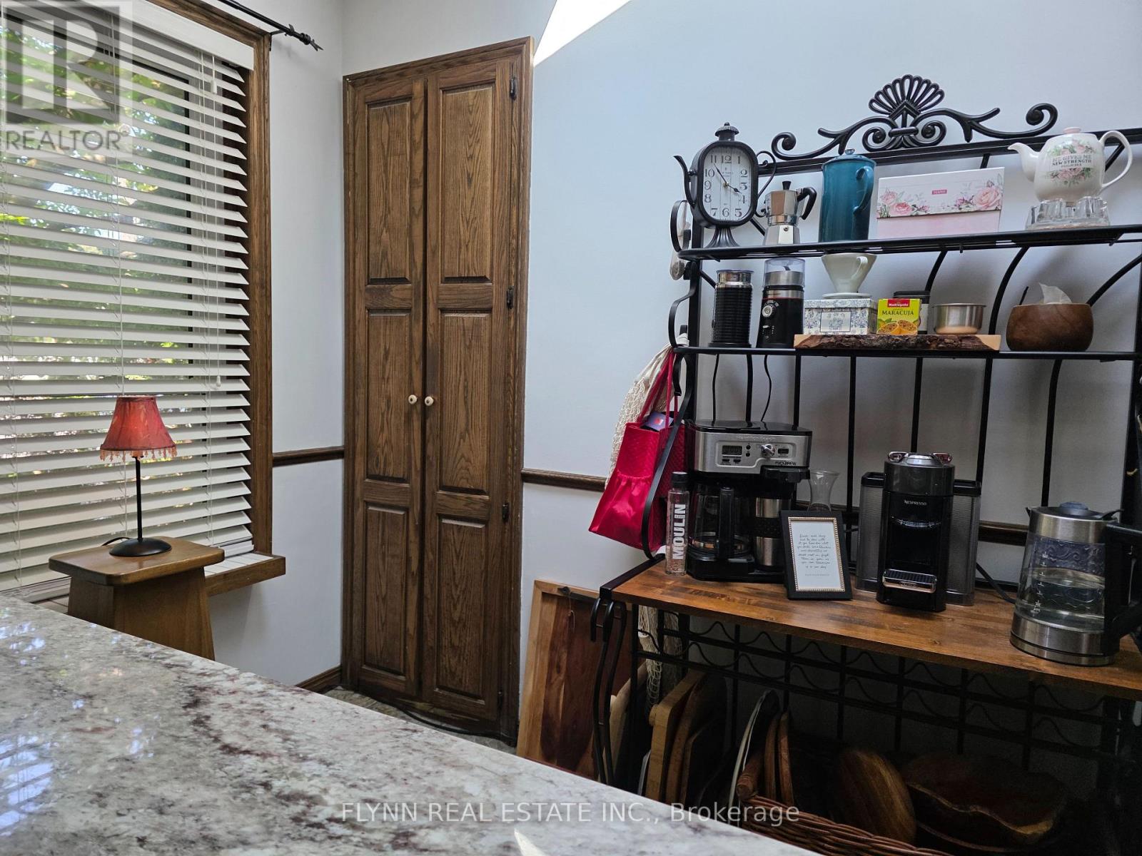 5896 Valley Way Property Photo 14