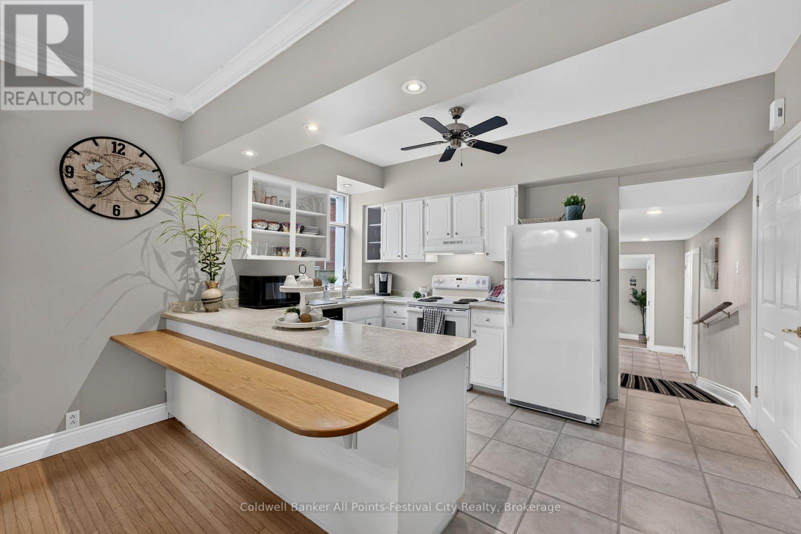 85 Cambria Road N Property Photo 14