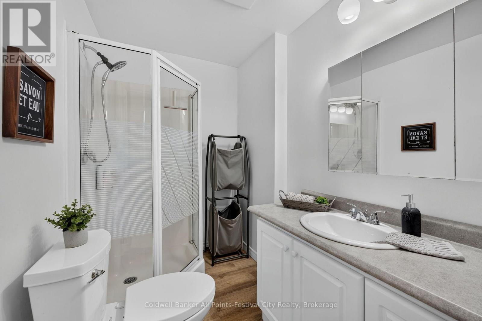 85 Cambria Road N Property Photo 21
