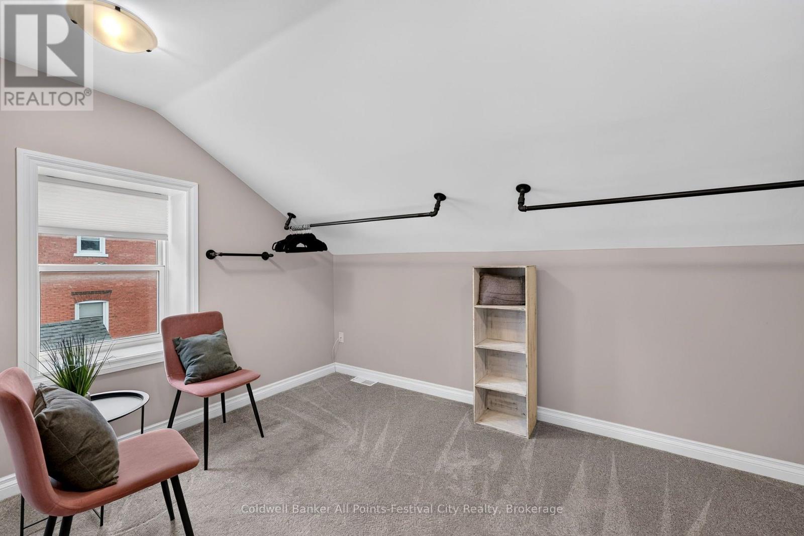 85 Cambria Road N Property Photo 34
