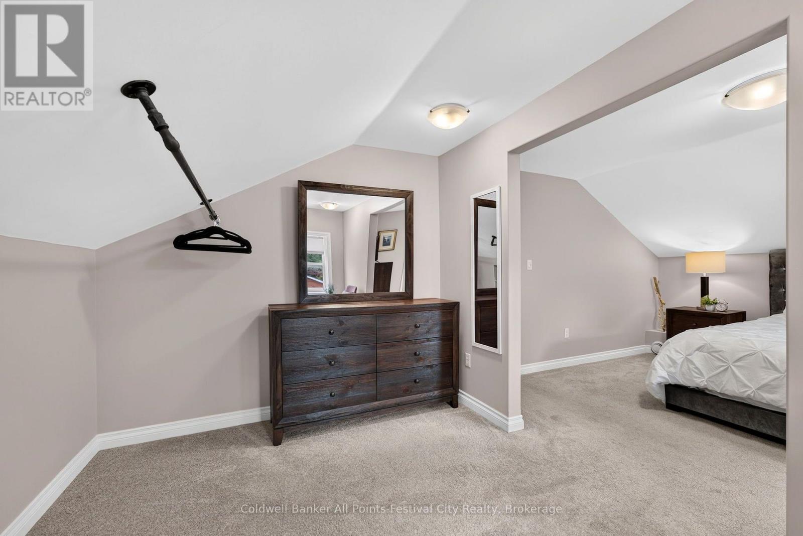 85 Cambria Road N Property Photo 36