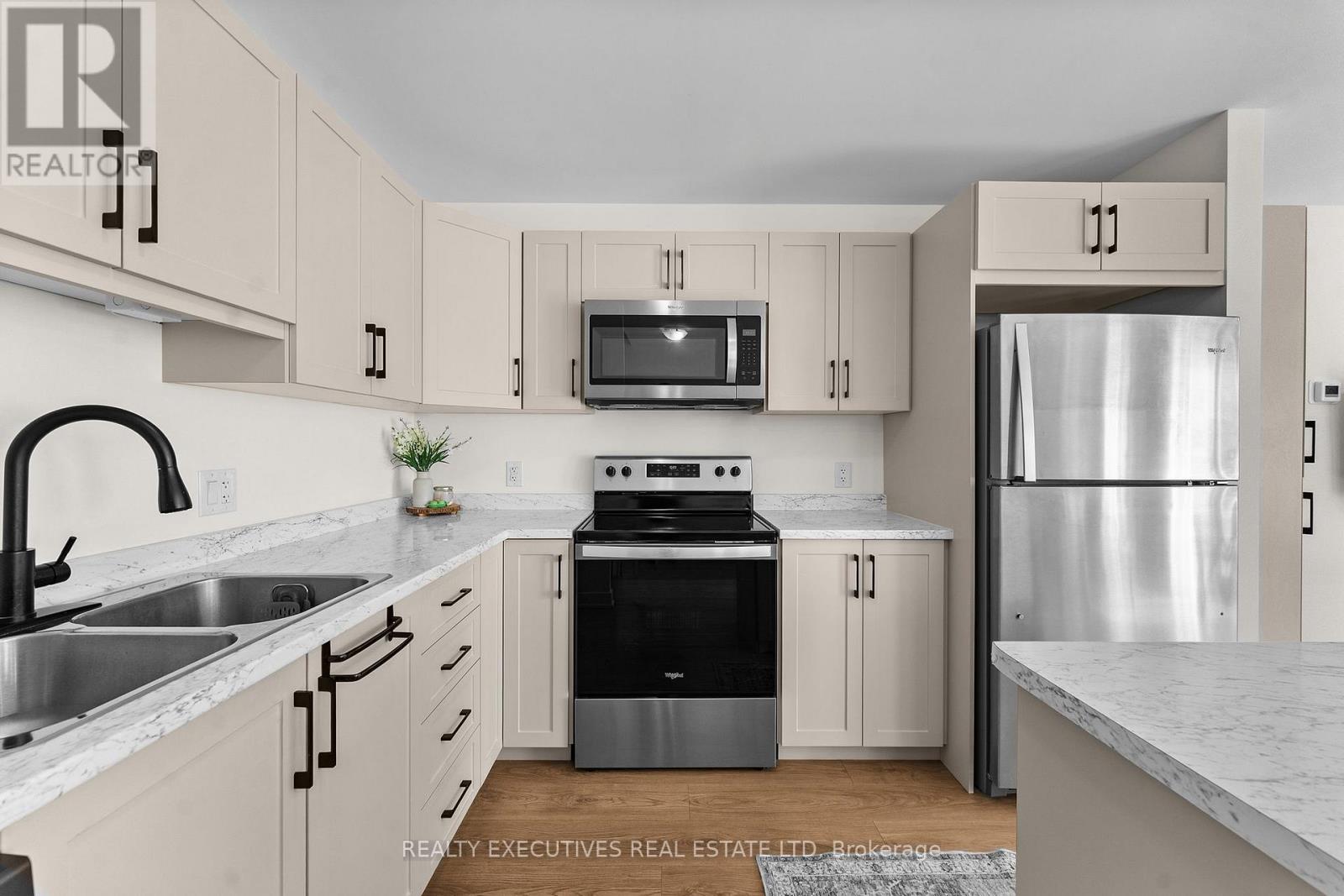 31 Whitcomb Crescent Property Photo 13