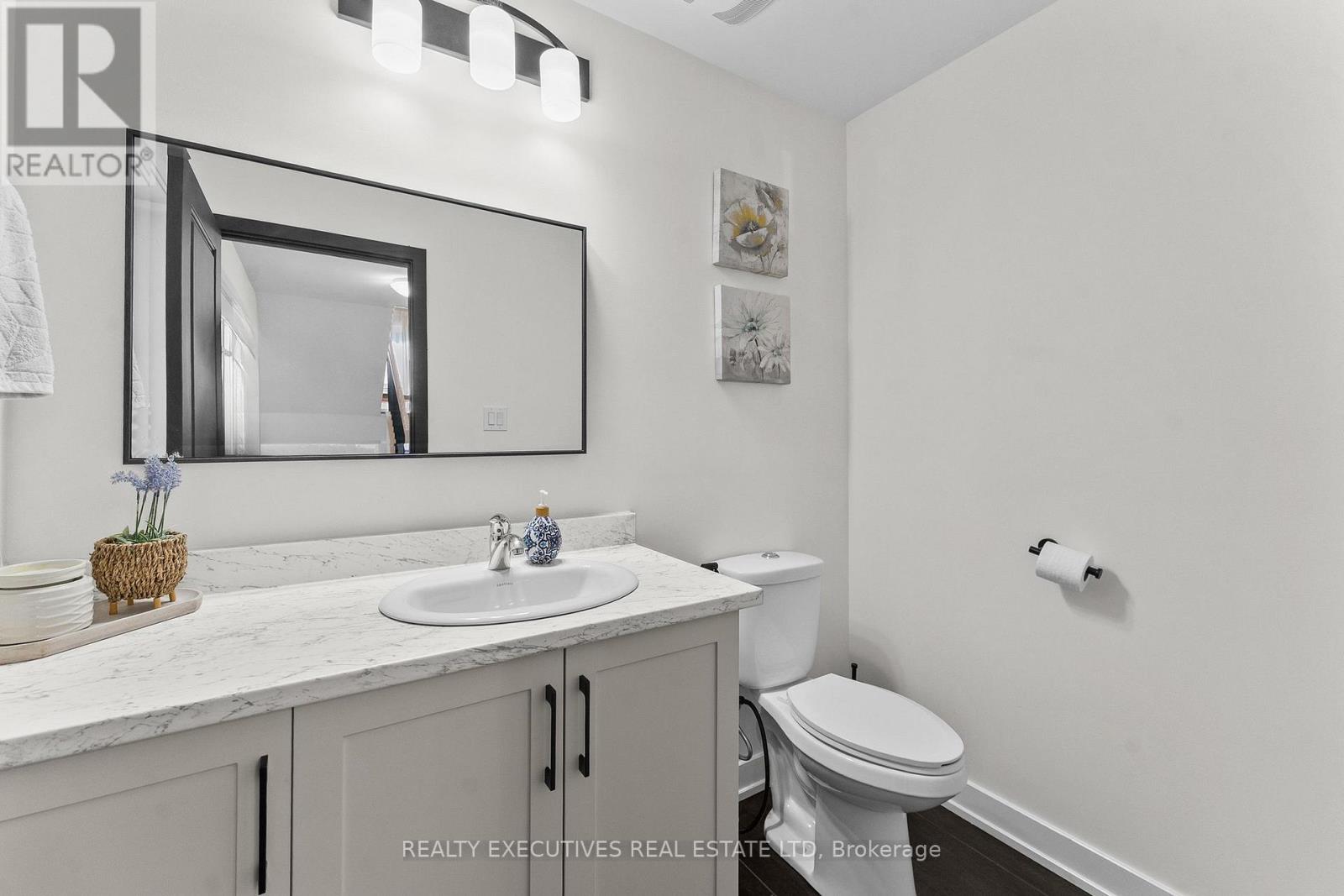 31 Whitcomb Crescent Property Photo 16