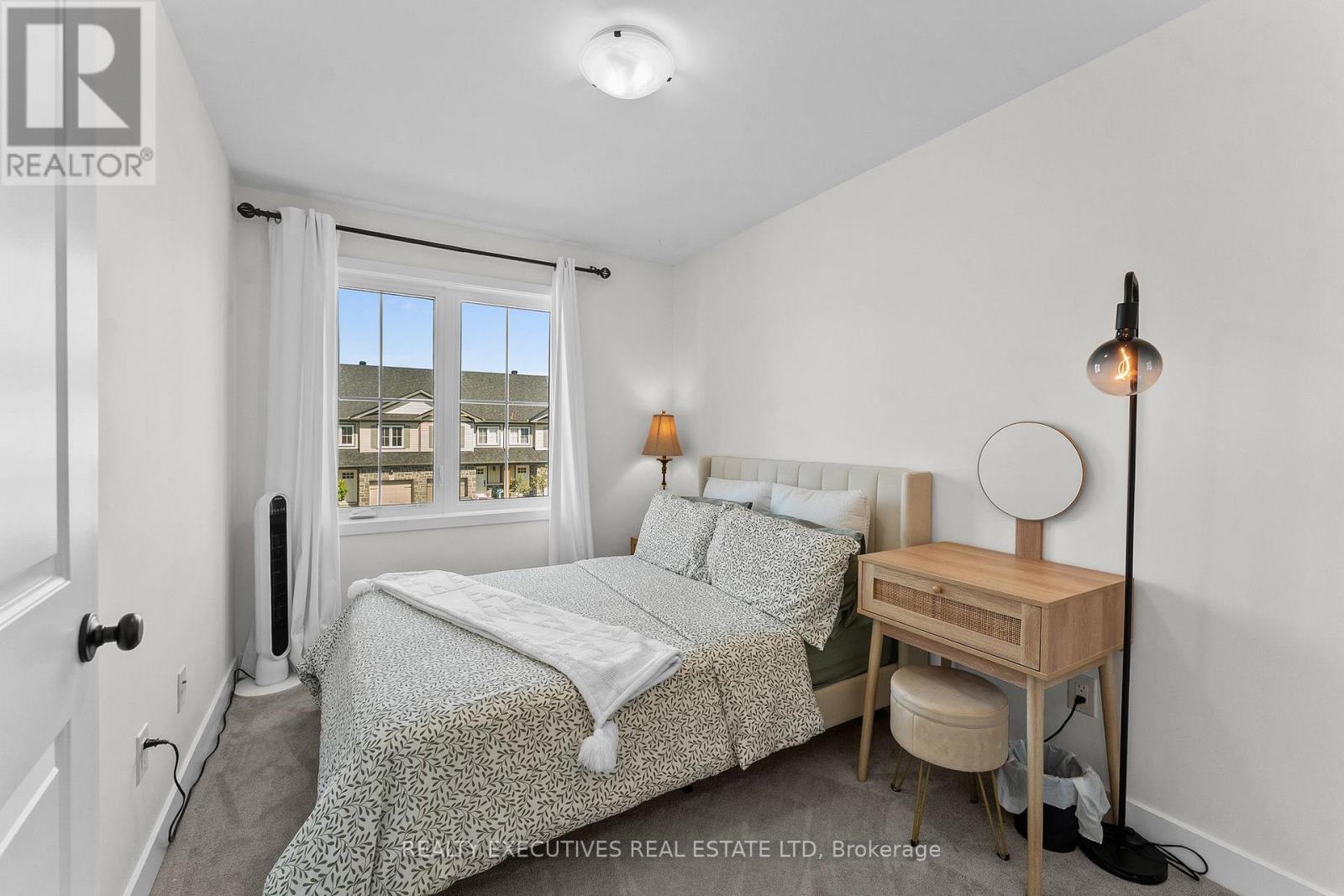 31 Whitcomb Crescent Property Photo 18