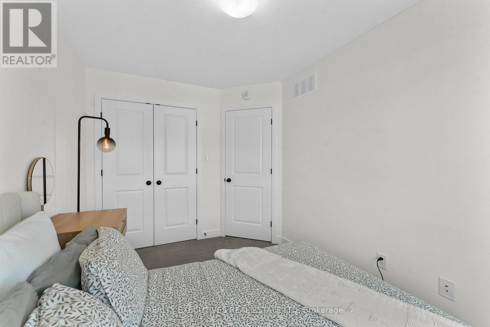 31 Whitcomb Crescent Property Photo 19