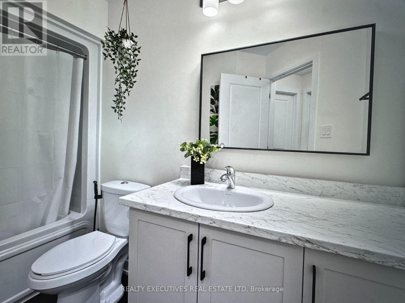 31 Whitcomb Crescent Property Photo 20