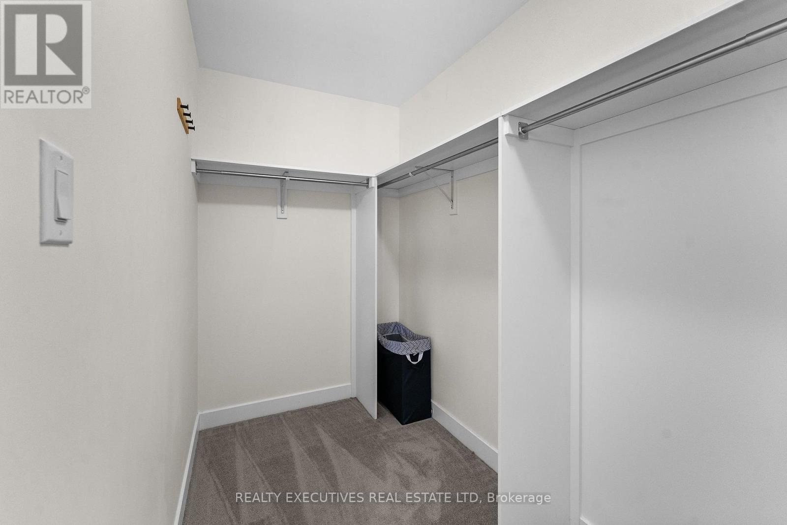 31 Whitcomb Crescent Property Photo 24
