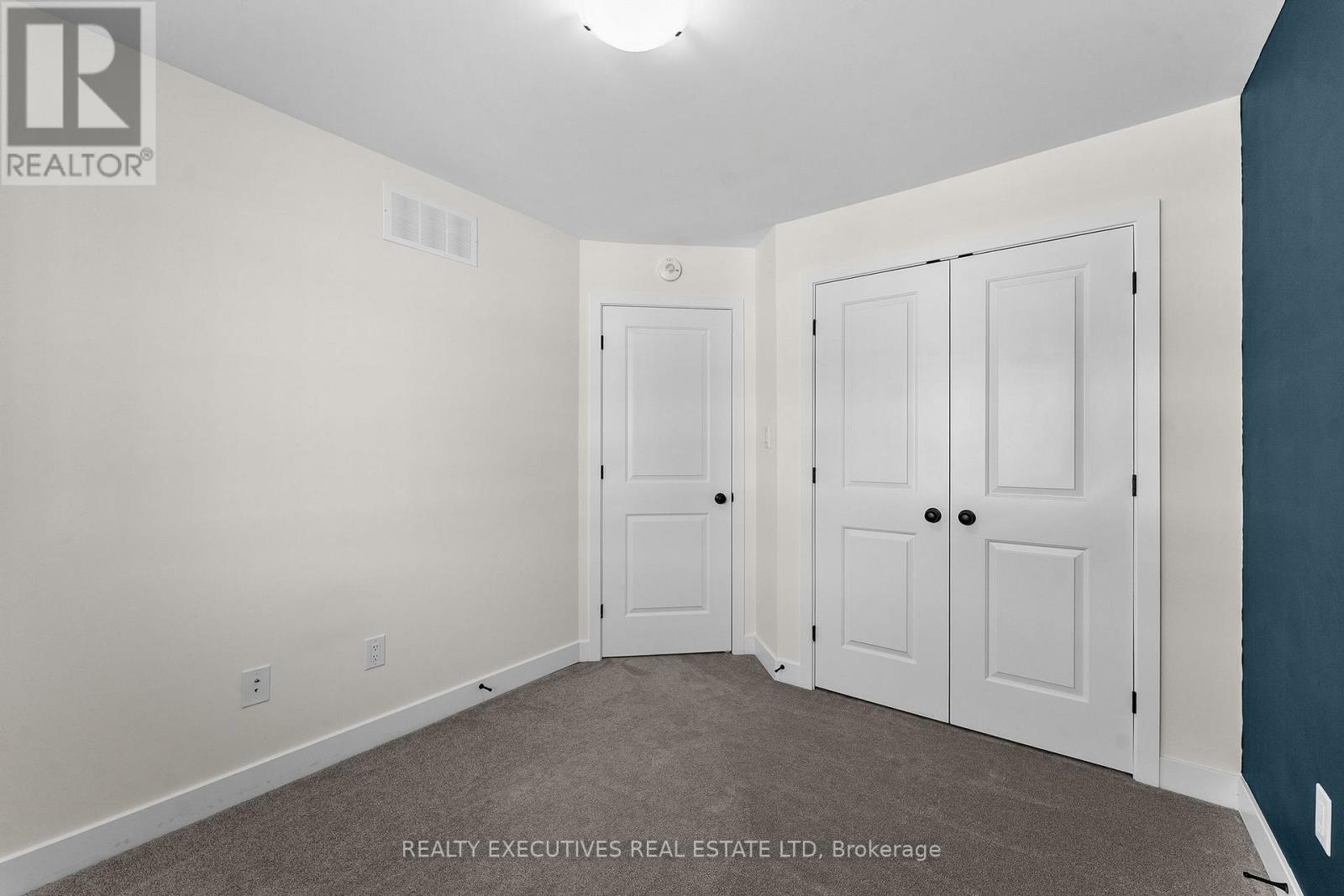 31 Whitcomb Crescent Property Photo 26