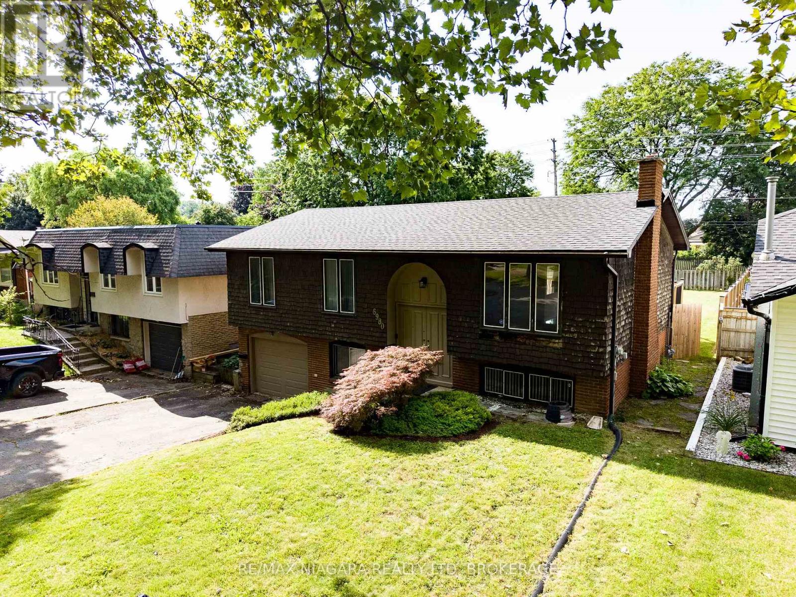 6980 DOLPHIN STREET Property Photo 1