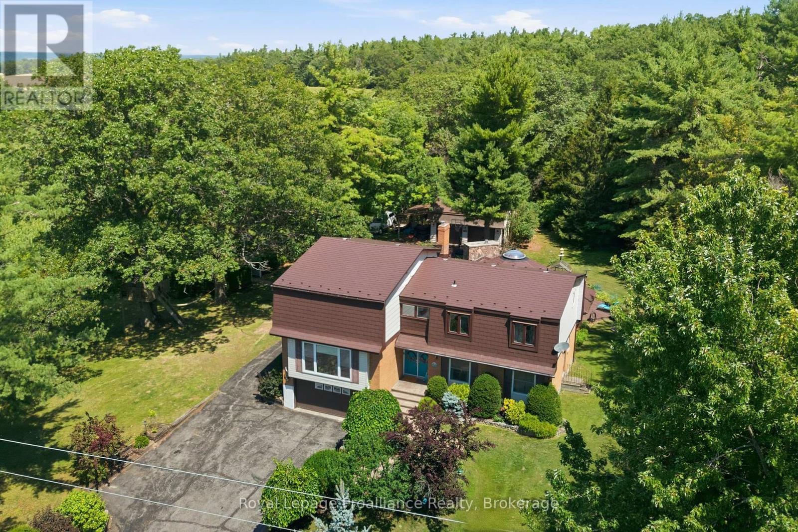 1698 Foxboro-stirling Road Property Photo 1