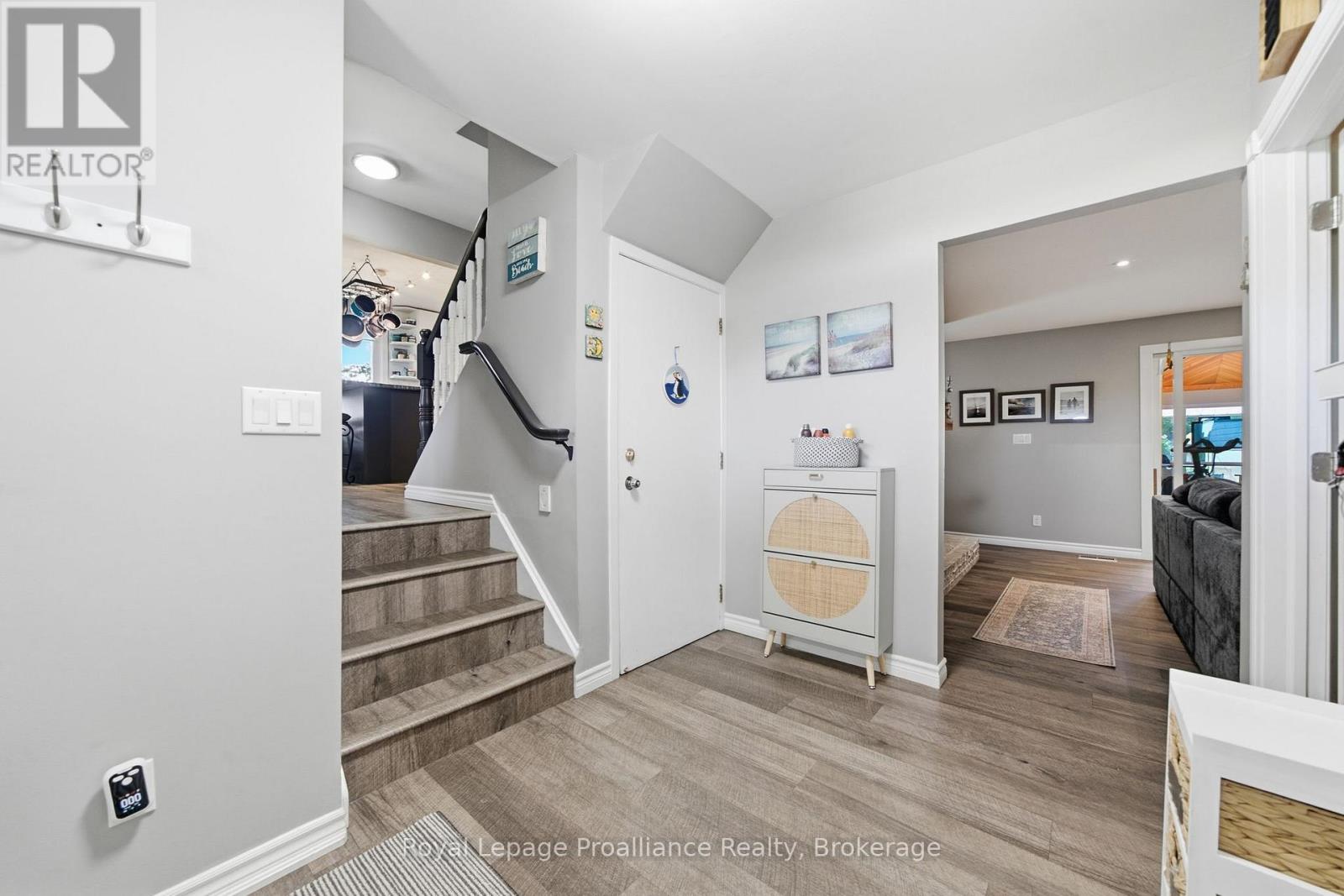 1698 Foxboro-stirling Road Property Photo 9