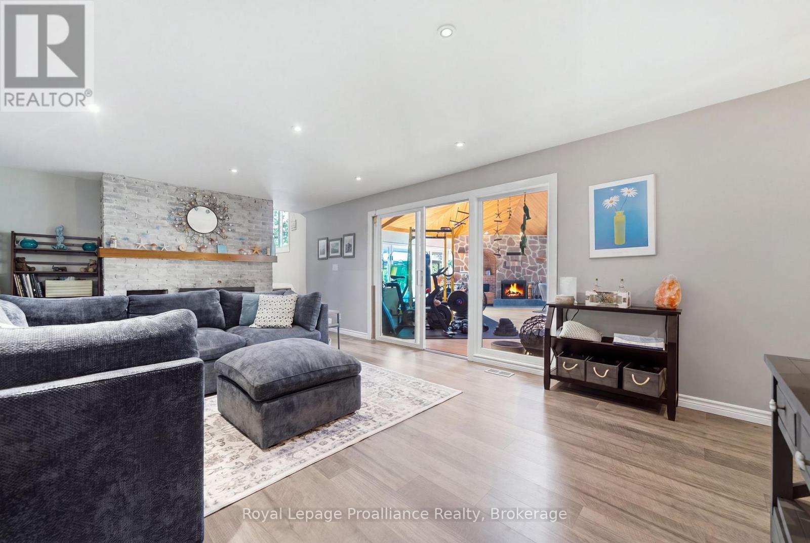 1698 Foxboro-stirling Road Property Photo 12