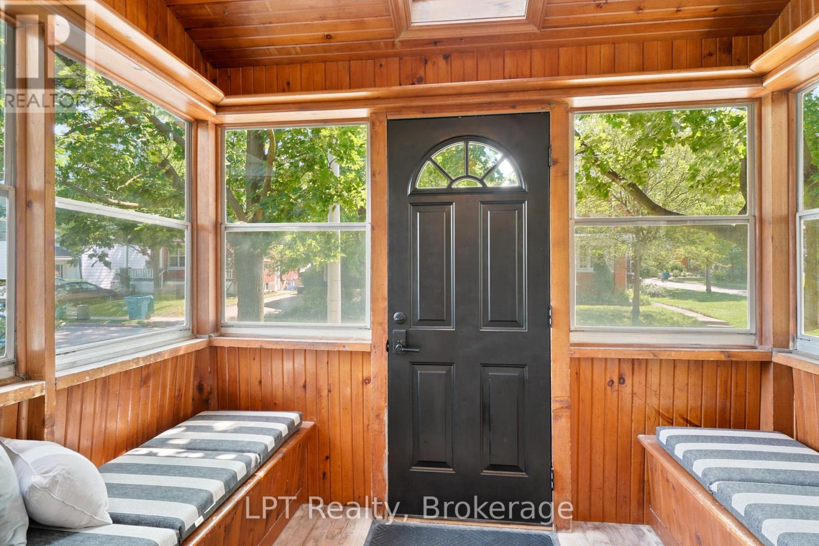 96 Charles Street Property Photo 4