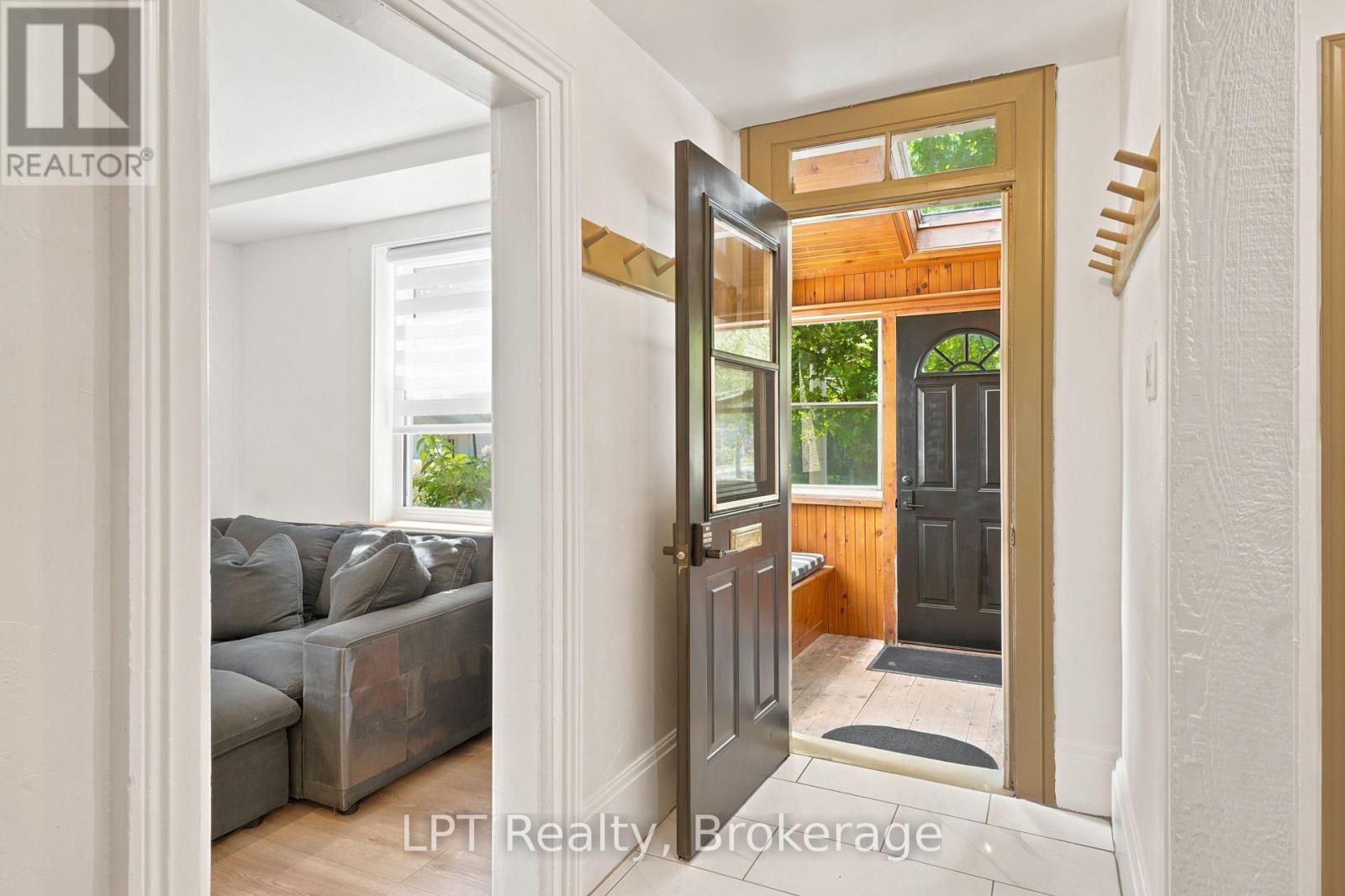 96 Charles Street Property Photo 6