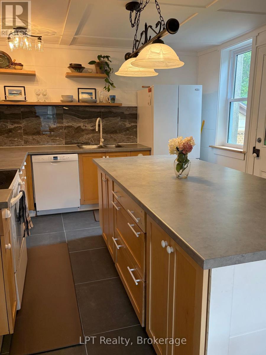 96 Charles Street Property Photo 14