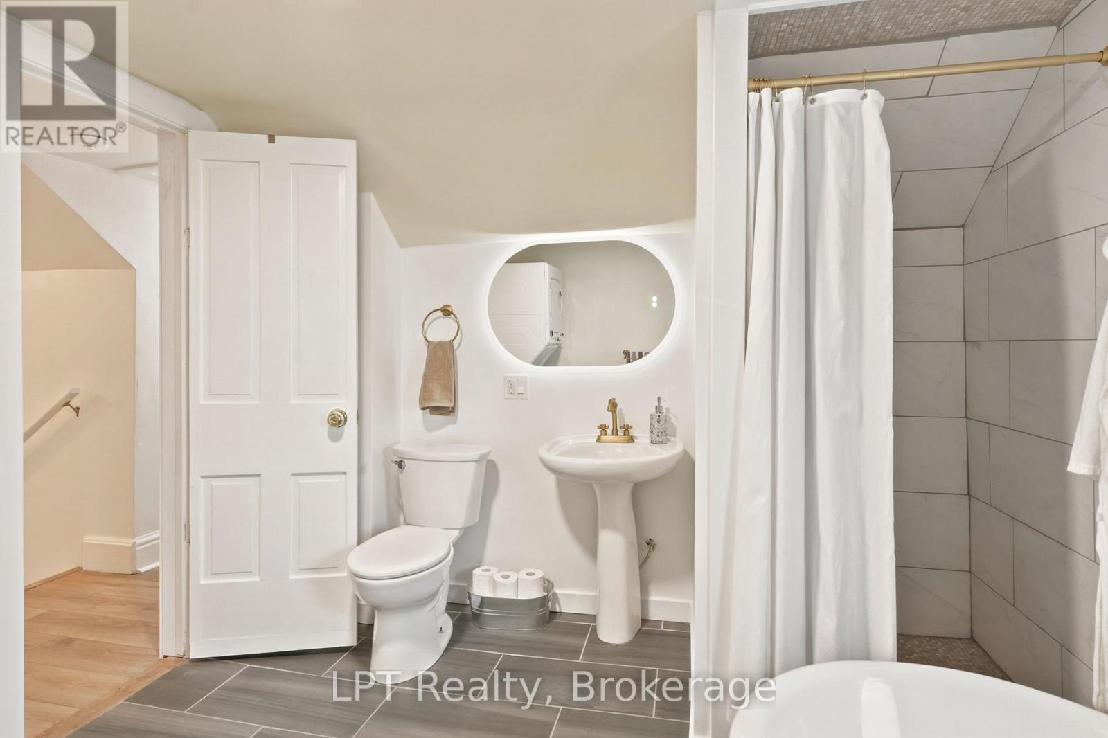 96 Charles Street Property Photo 20