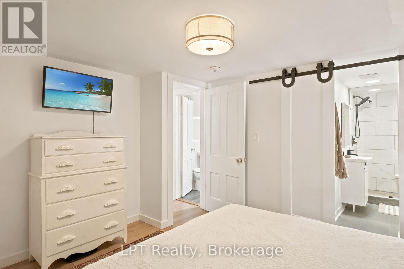 96 Charles Street Property Photo 24