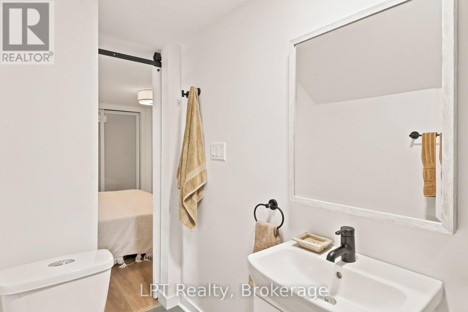 96 Charles Street Property Photo 26