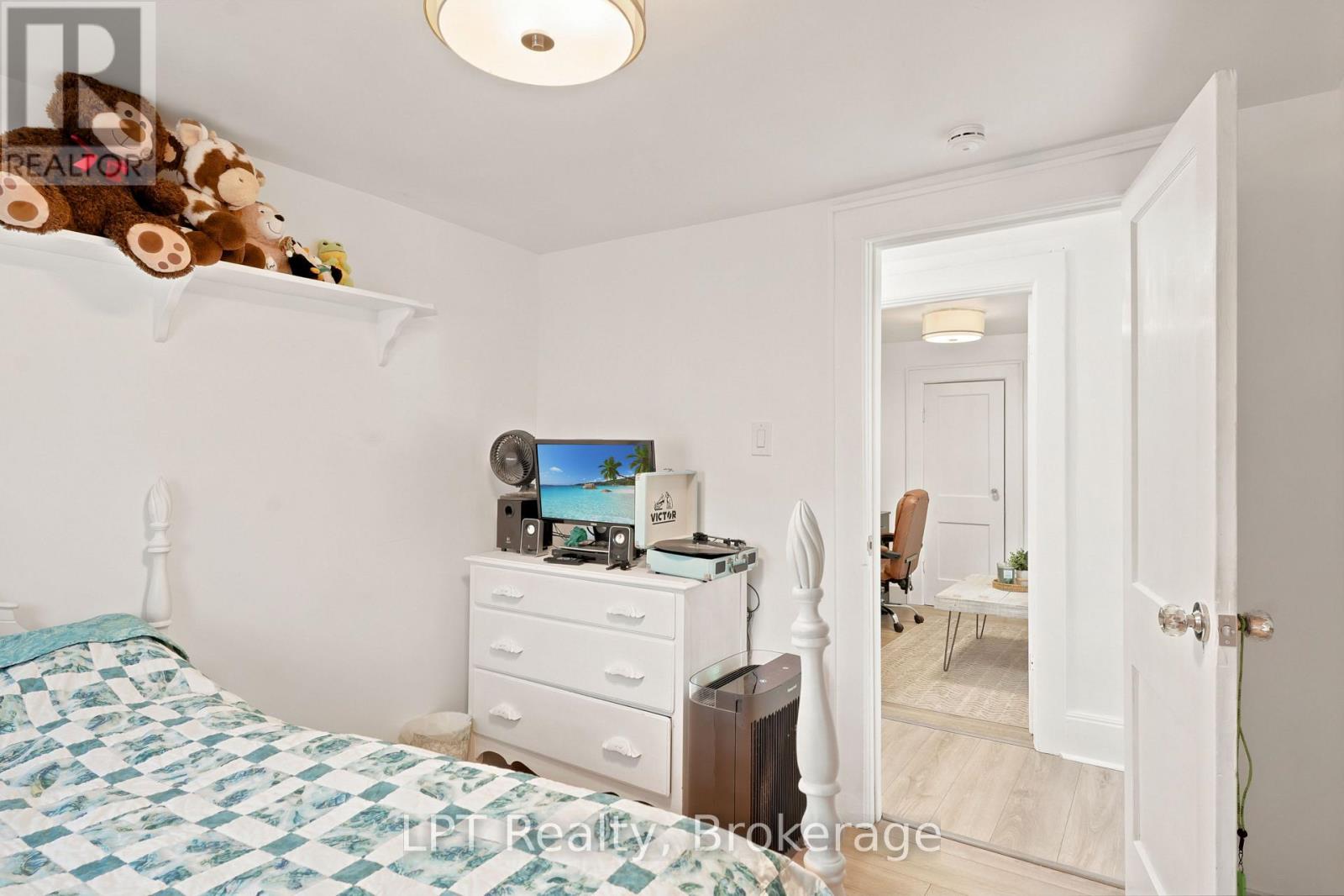 96 Charles Street Property Photo 31