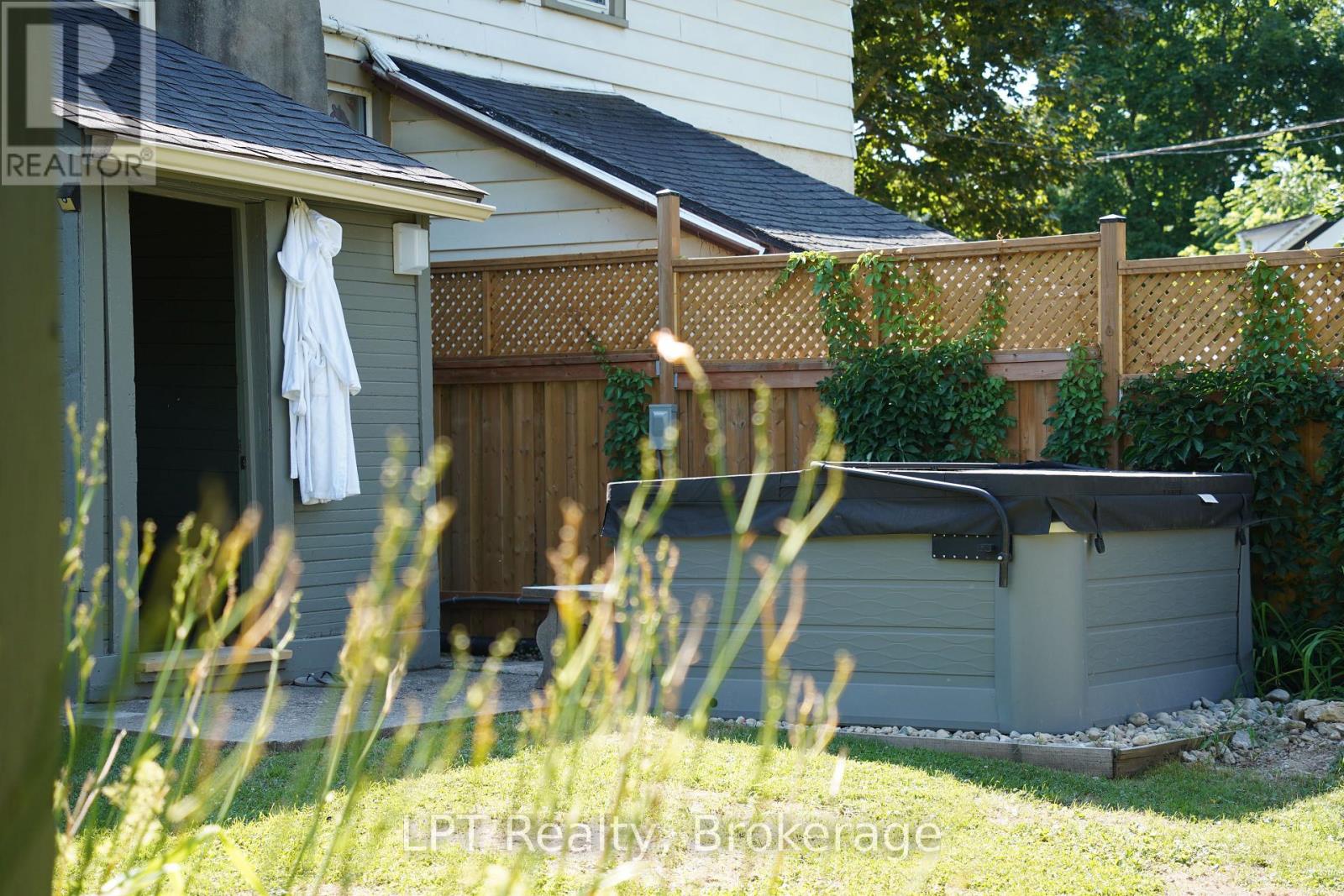 96 Charles Street Property Photo 33