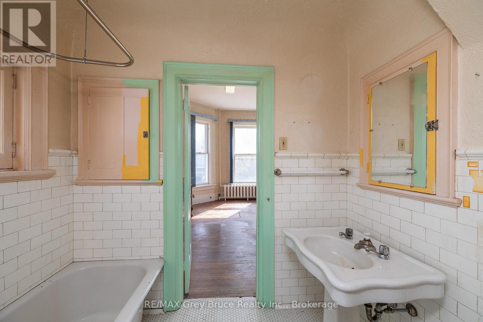 1178 4th Avenue W Property Photo 28