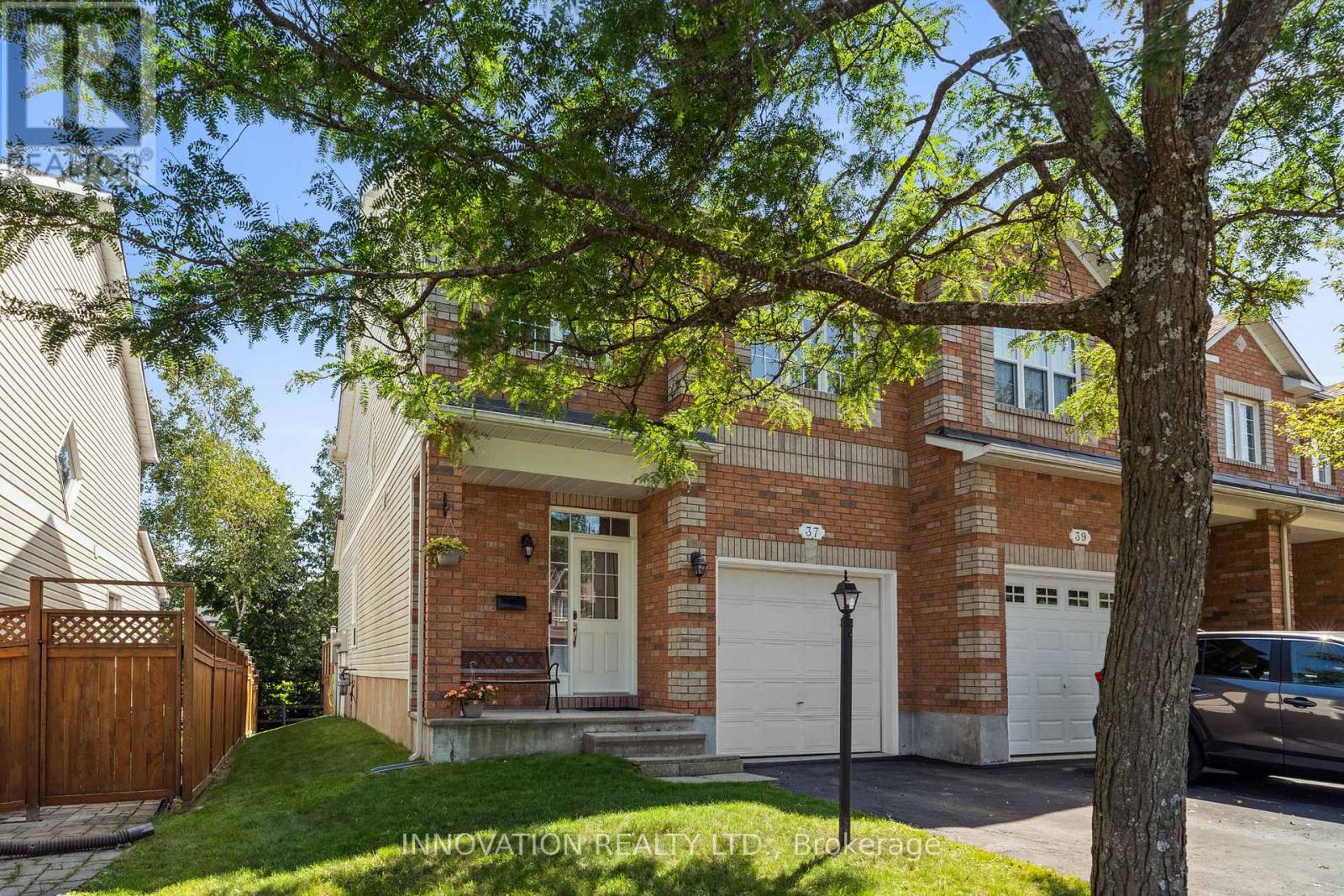 37 Chantilly Gate Property Photo 2