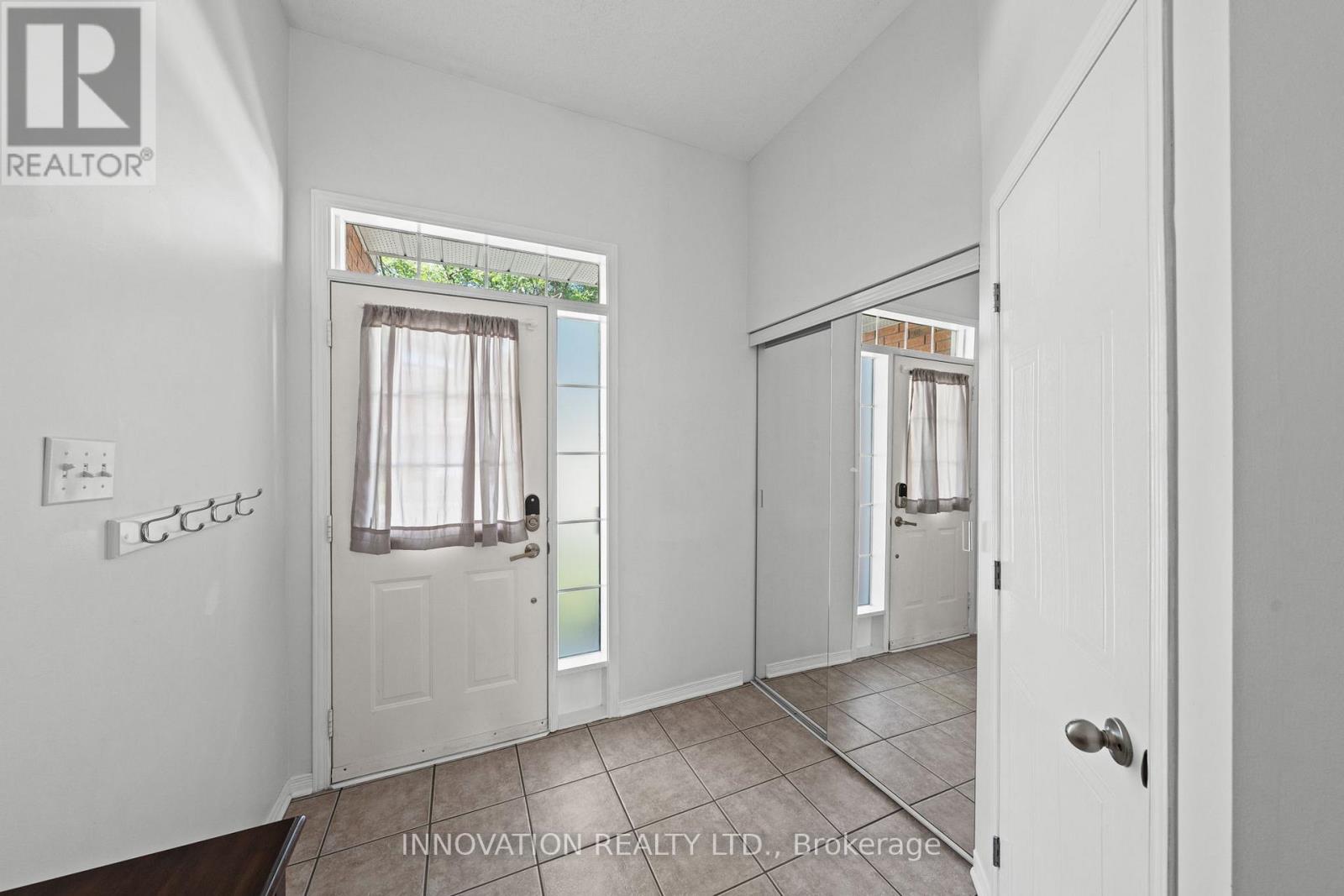 37 Chantilly Gate Property Photo 5