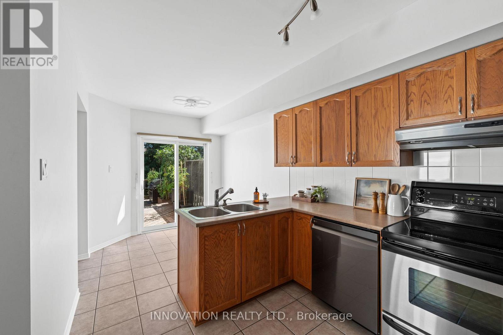 37 Chantilly Gate Property Photo 11