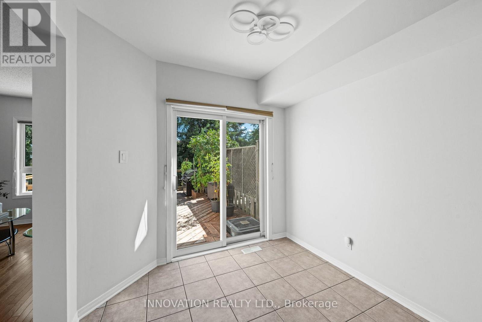37 Chantilly Gate Property Photo 14