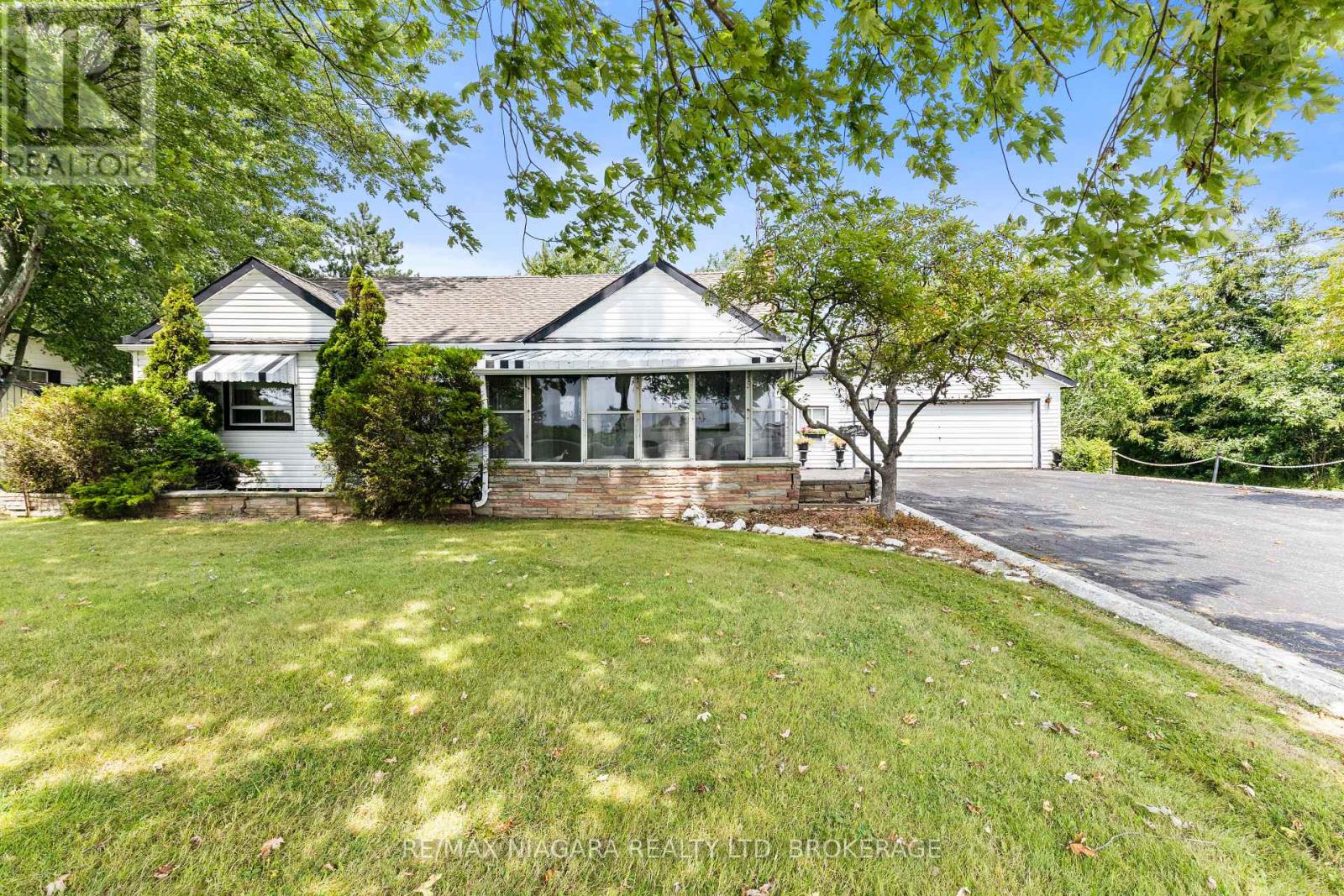 2249 North Shore Drive Property Photo 4
