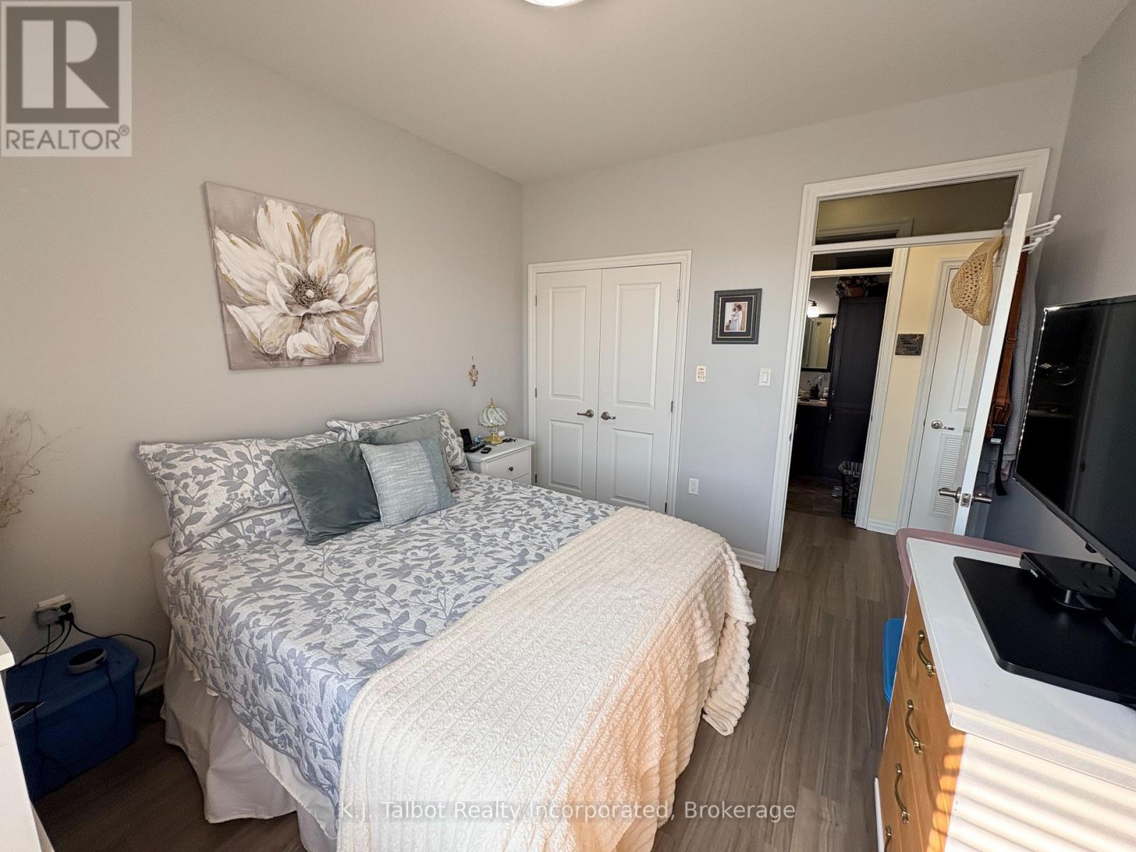Unit 204 - 35 St David Street Property Photo 7