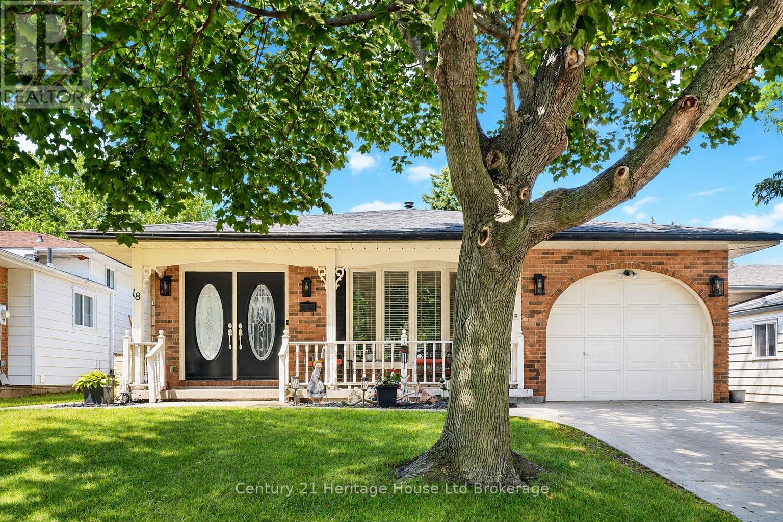 18 LOCUST CRESCENT