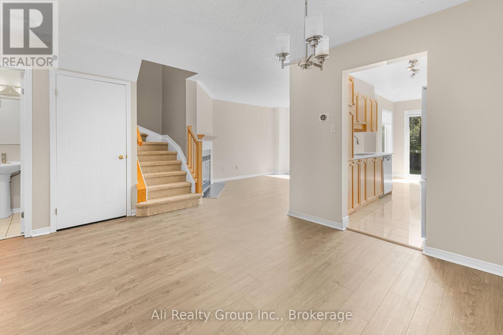 68 Piper Crescent Property Photo 3