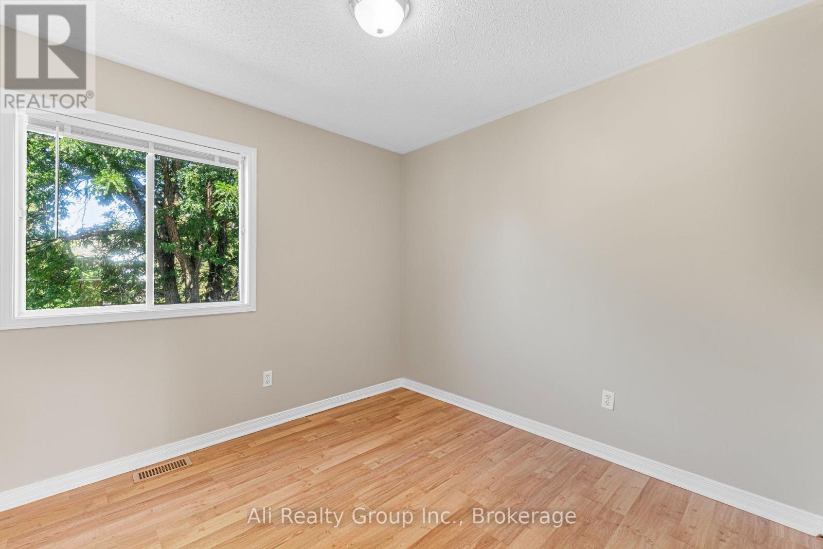68 Piper Crescent Property Photo 12