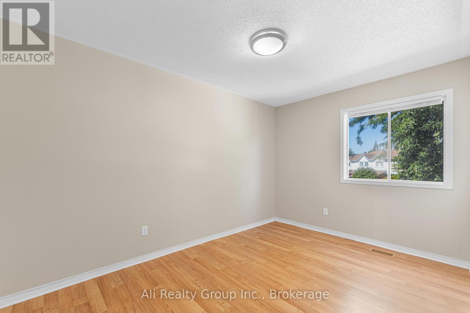 68 Piper Crescent Property Photo 14