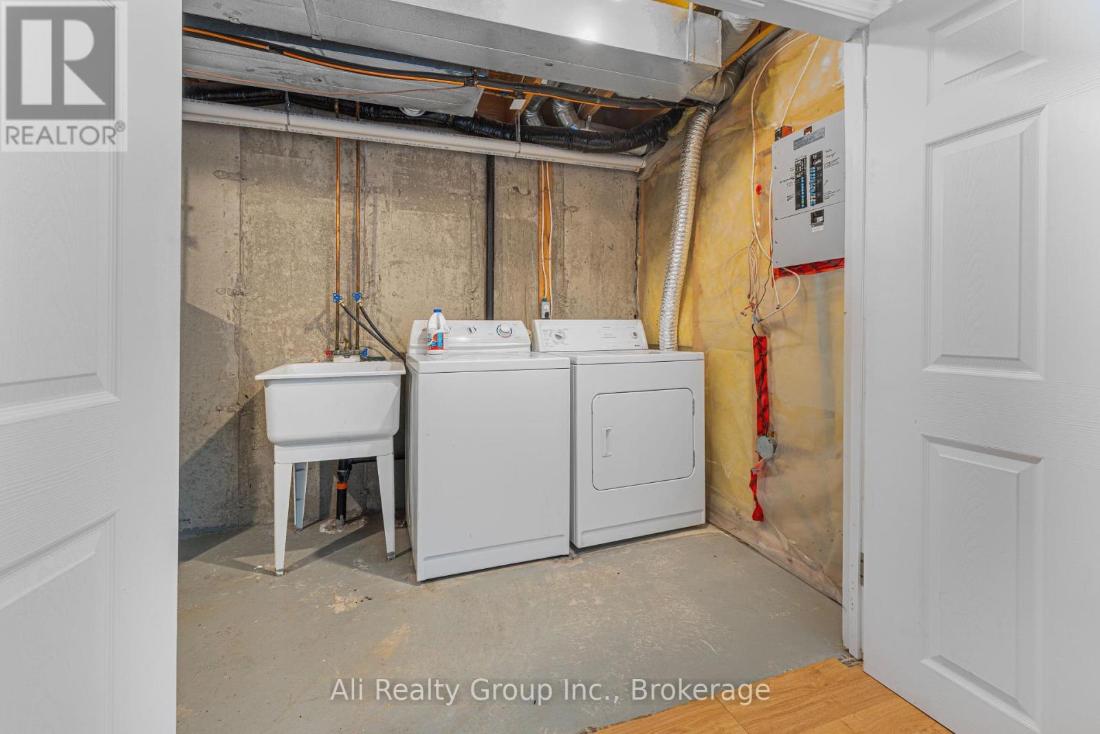 68 Piper Crescent Property Photo 24