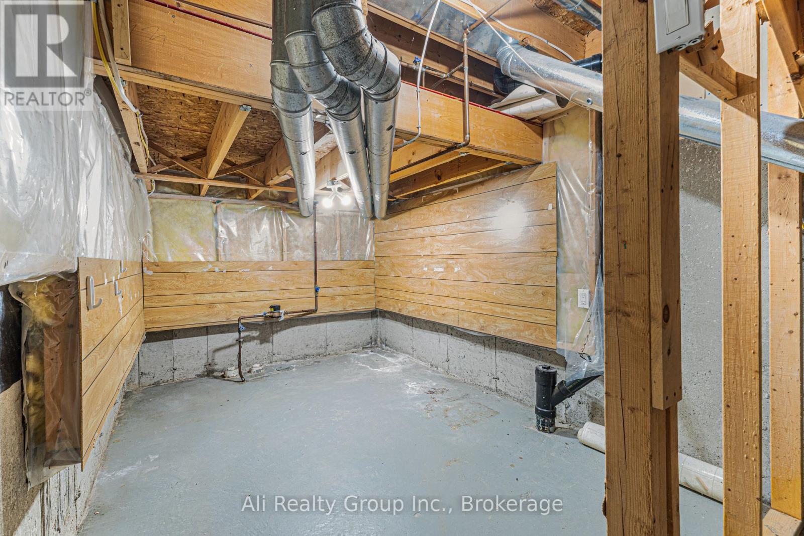 68 Piper Crescent Property Photo 26